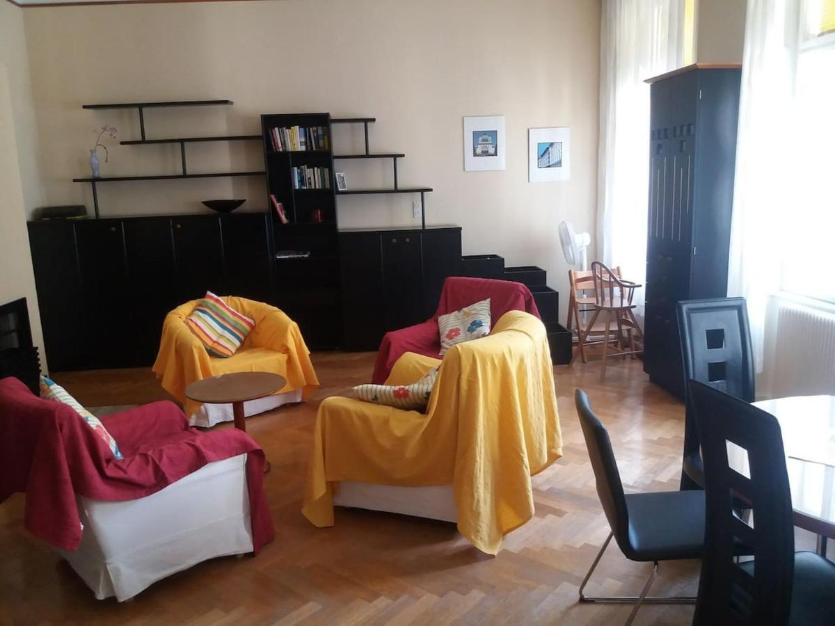 Geraeumige Zentrumsnahe Altbauwohnung ウィーン エクステリア 写真
